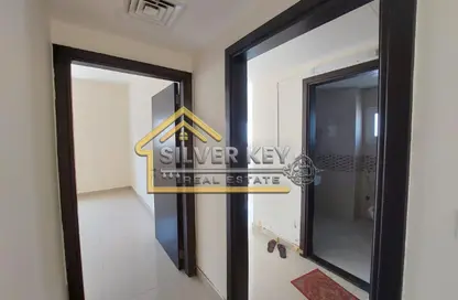 Apartment - 2 Bedrooms - 2 Bathrooms for rent in Abu Shagara building - Abu shagara - Sharjah