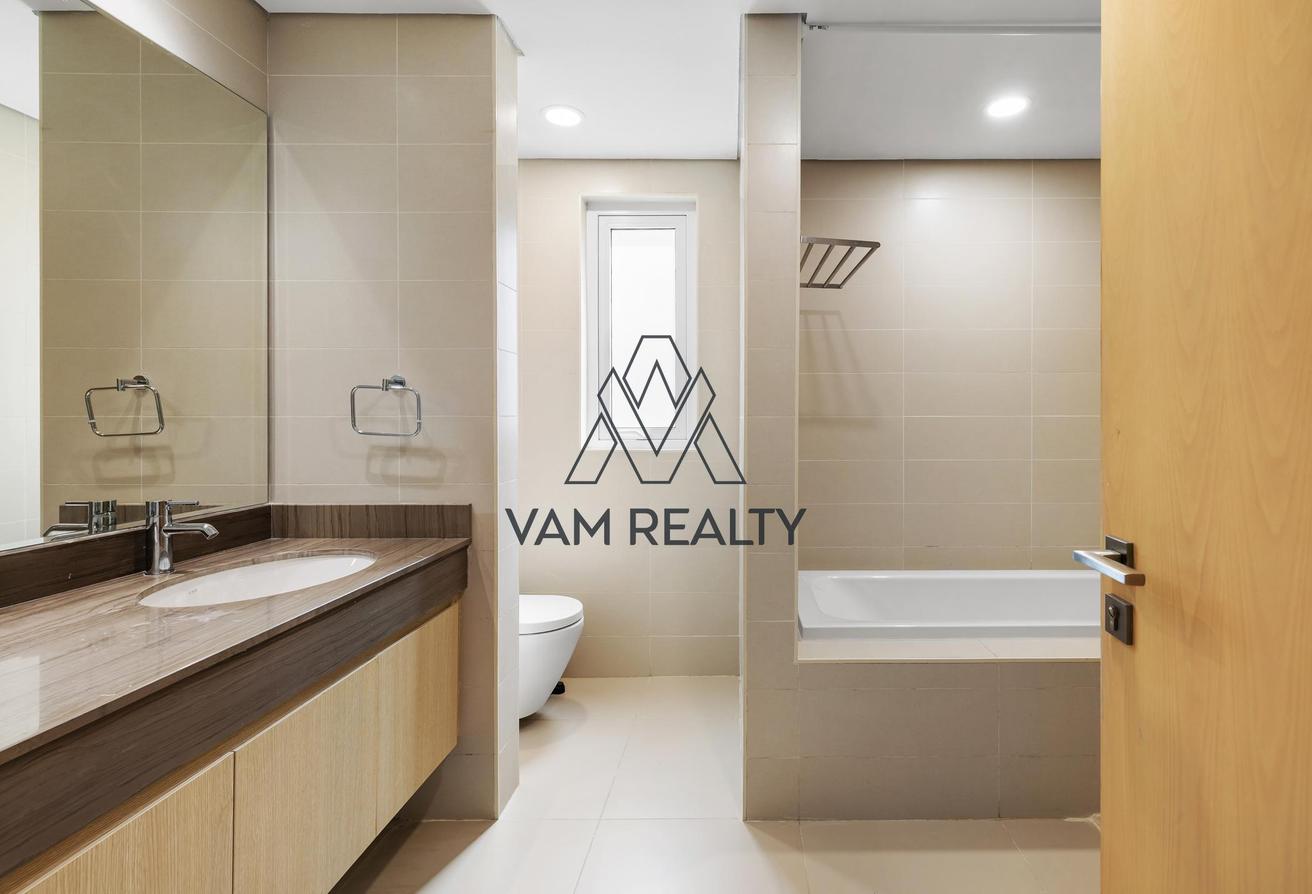 Corner Unit | 4BR Independent Villa + Maid photo 23