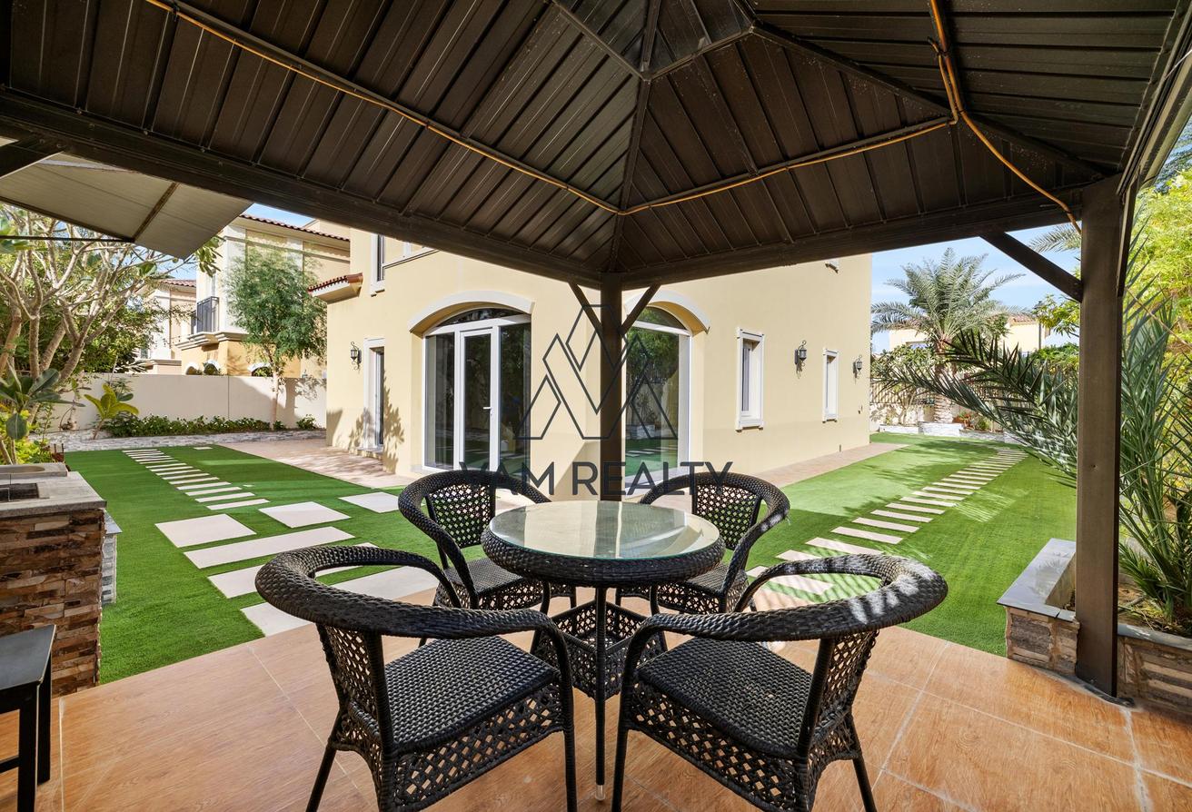 Corner Unit | 4BR Independent Villa + Maid photo 10