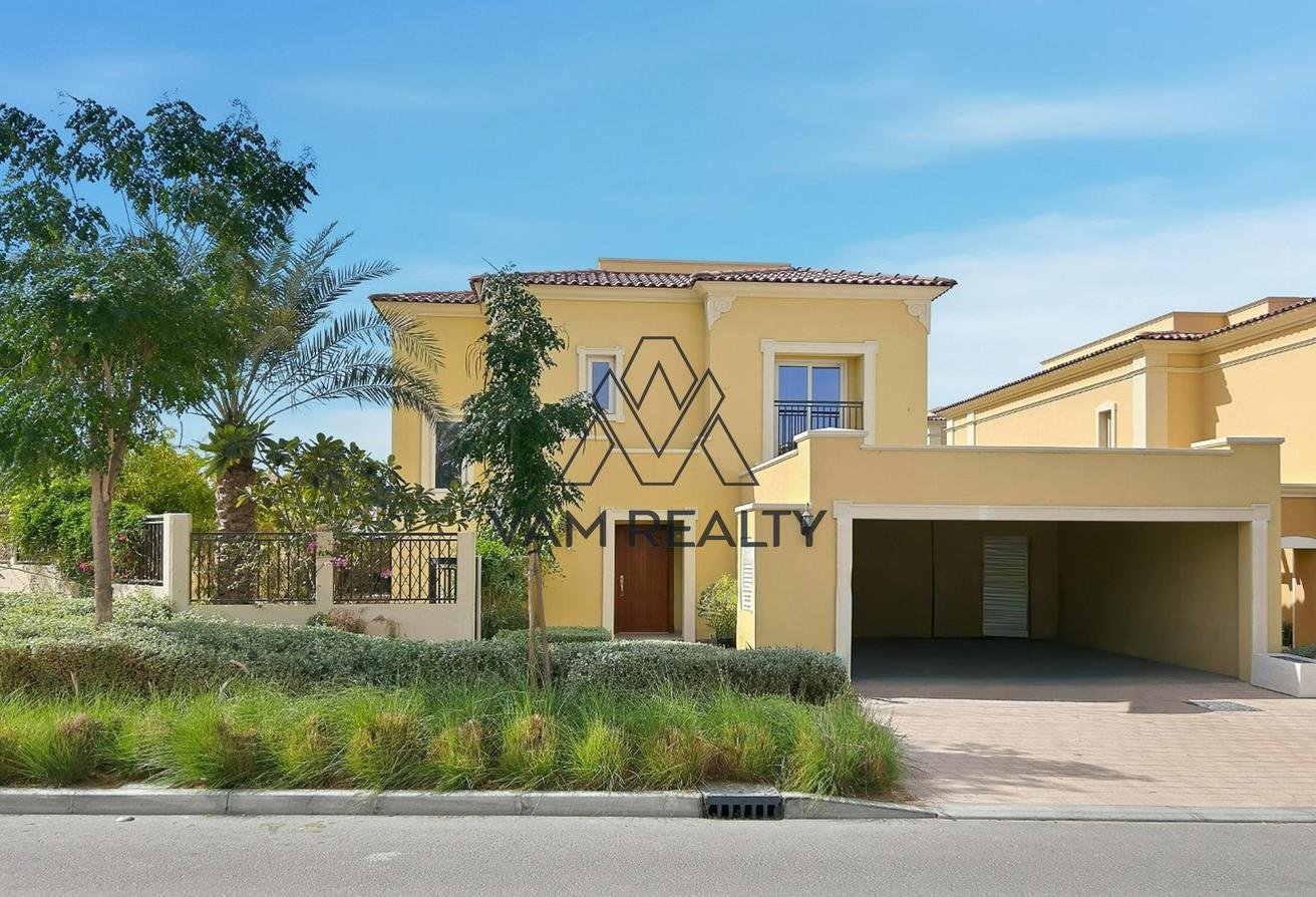 Corner Unit | 4BR Independent Villa + Maid photo 2