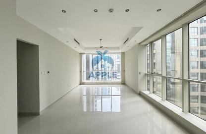 Apartment - 2 - 2 for rent in Sarh Al Emarat Tower - Al Majaz 3 - Al Majaz - Sharjah