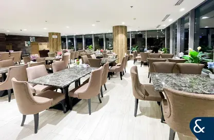 Retail - Studio for rent in The Binary Tower - Business Bay - Dubai