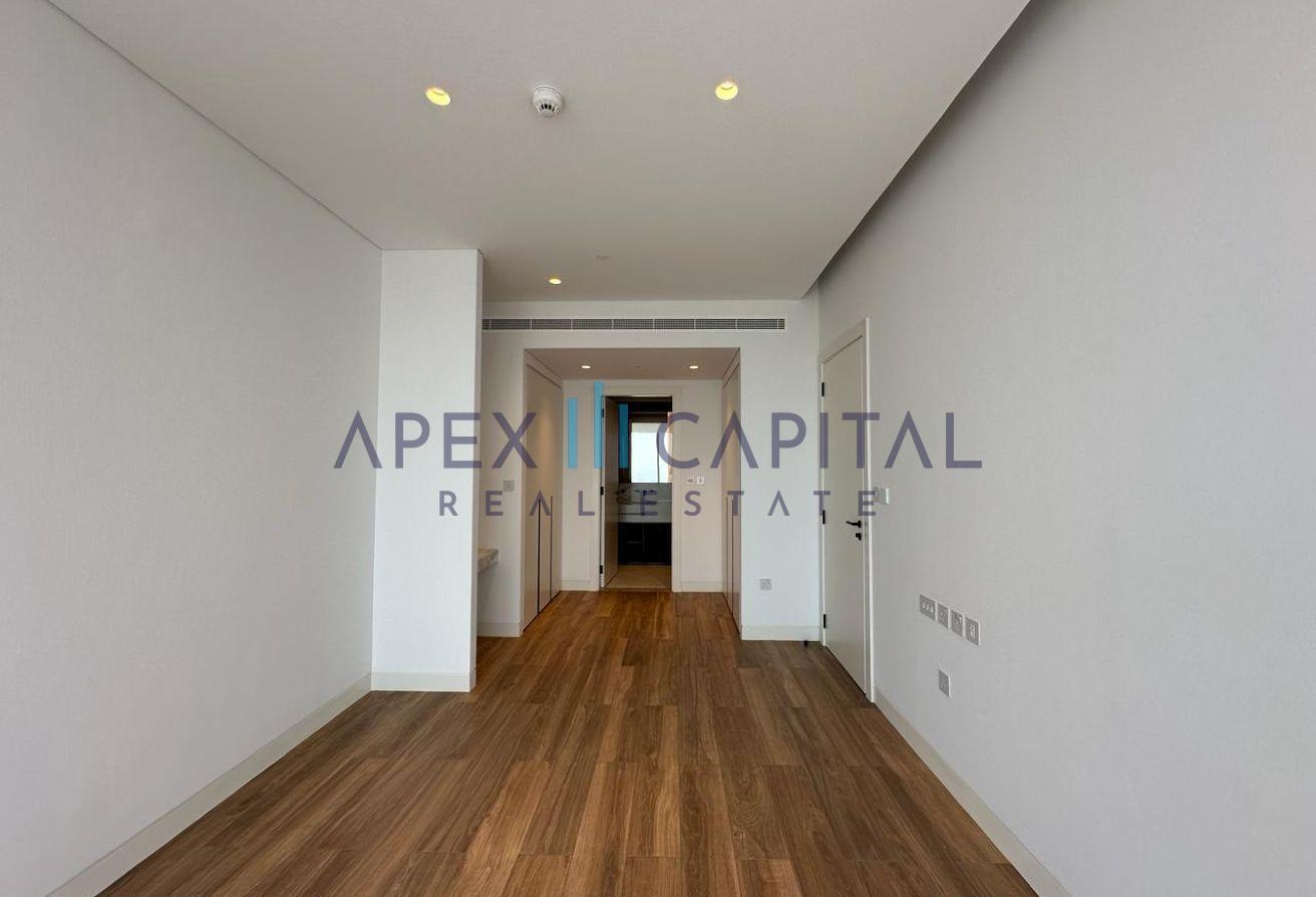 High Floor | Spacious Layout | Vacant photo 9