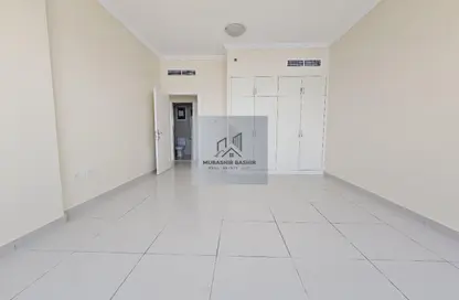 Apartment - 2 Bedrooms - 3 Bathrooms for rent in Al Mamzar Tower - Al Mamzar - Sharjah - Sharjah