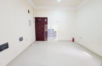 Apartment - Studio - 1 Bathroom for rent in Fire Station Road - Muwaileh - Sharjah Apartment - Studio - 1 Bathroom for rent in Fire Station Road - Muwaileh - Sharjah