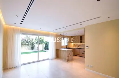 فيلا - 2 غرف نوم - 3 حمامات للبيع في الينابيع 3 - الينابيع - دبي