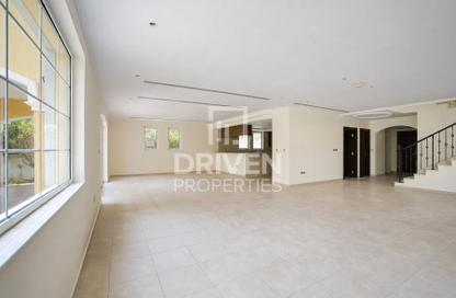 Villa - 4 Bedrooms - 5 Bathrooms for rent in District 4 - Jumeirah Park - Dubai Villa - 4 Bedrooms - 5 Bathrooms for rent in District 4 - Jumeirah Park - Dubai