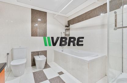 Apartment - 1 Bedroom - 2 Bathrooms for rent in Park Towers - DIFC - Dubai