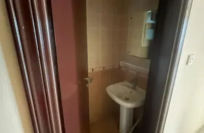 Apartment - 2 Bedrooms - 2 Bathrooms for rent in Al Mahatta - Al Qasimia - Sharjah