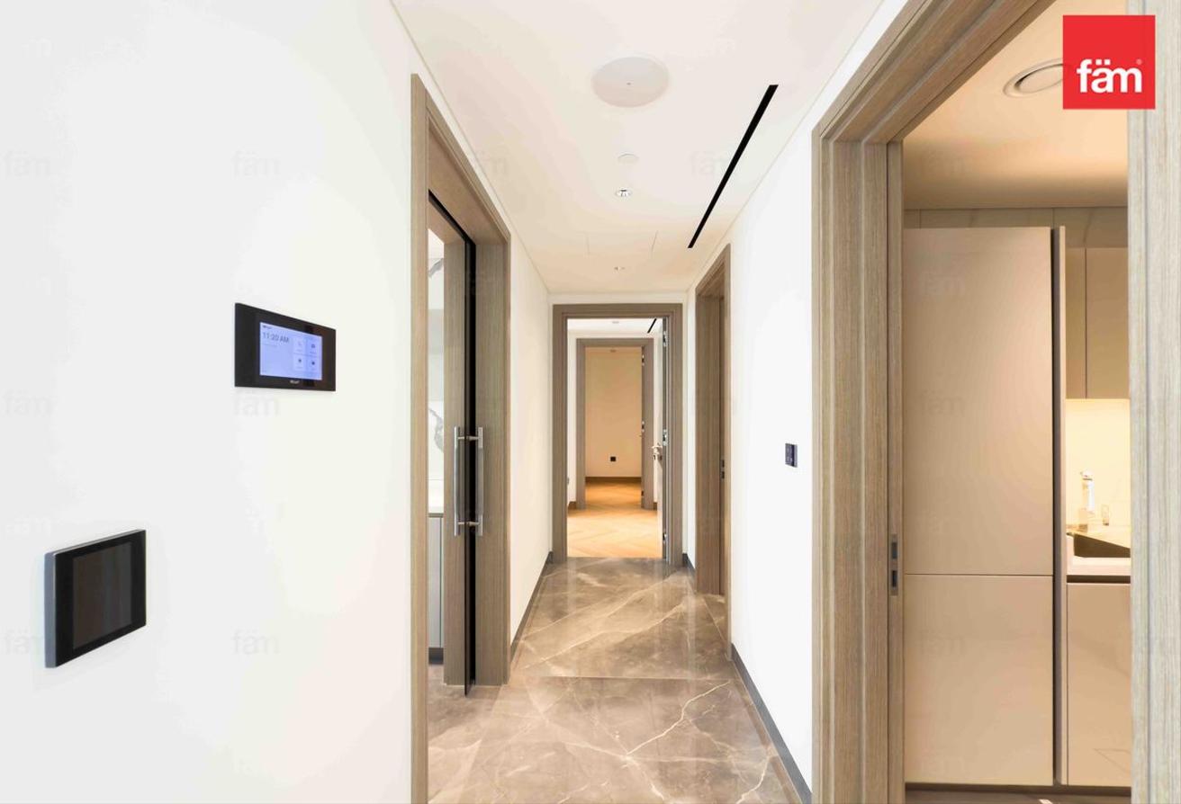 Luxurious Living I High Floor I Vacant photo 18