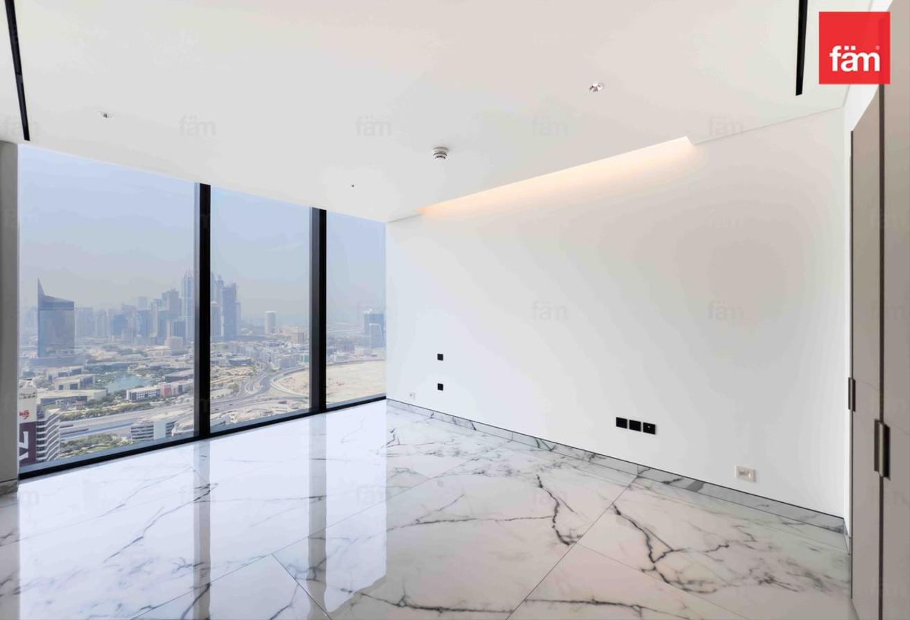Luxurious Living I High Floor I Vacant photo 11