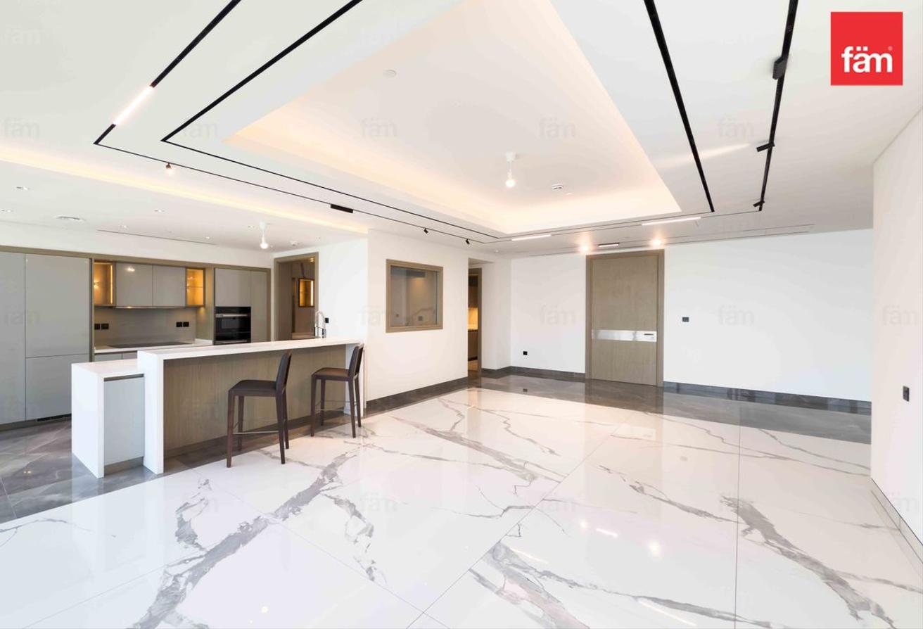 Luxurious Living I High Floor I Vacant photo 4