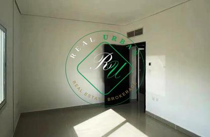 Townhouse - 3 - 3 for rent in Al Reef - Abu Dhabi