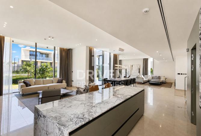 Single Row | Yard and Lagoon View | Upgraded