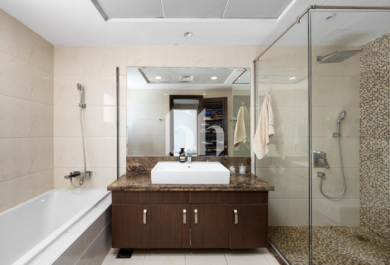 Partially upgraded | Corner Unit | Landscaped photo 11