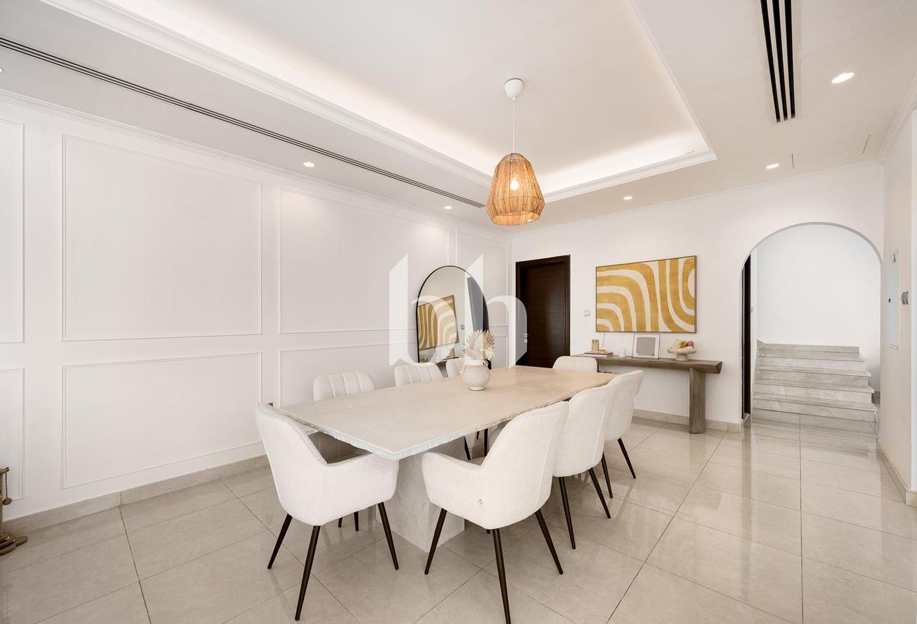 Partially upgraded | Corner Unit | Landscaped photo 4