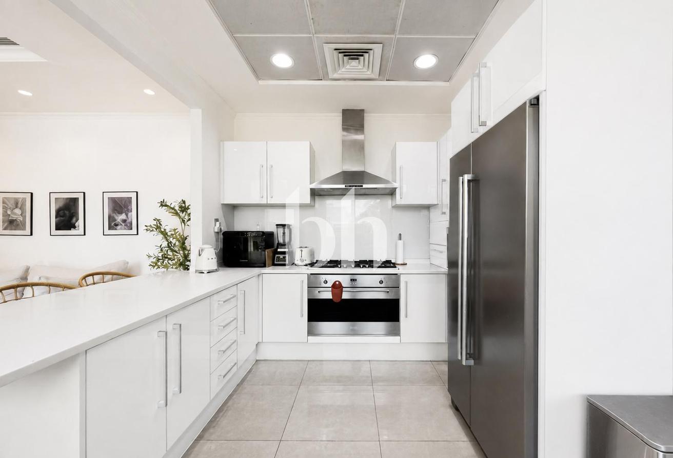 Partially upgraded | Corner Unit | Landscaped photo 8