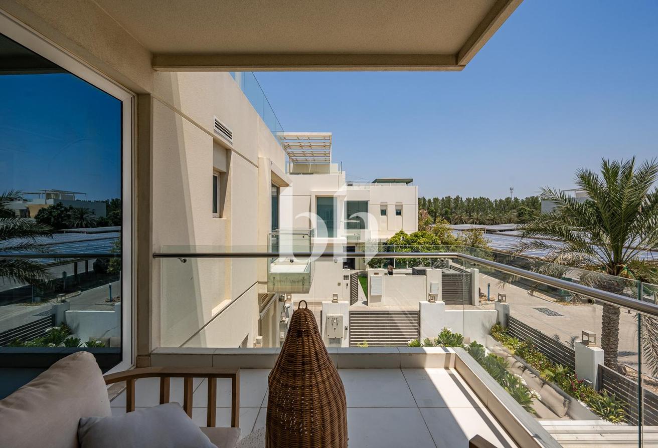 Partially upgraded | Corner Unit | Landscaped photo 18