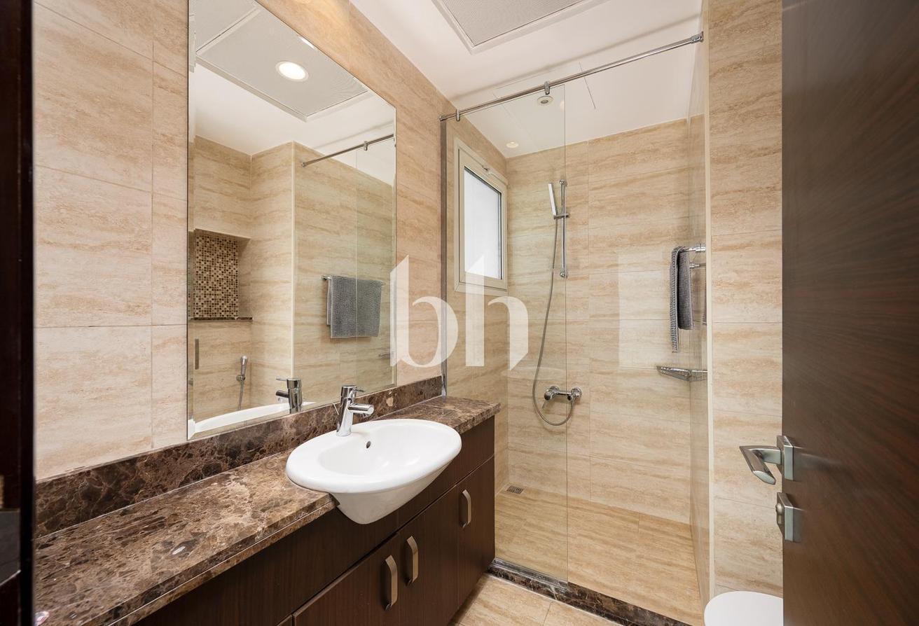 Partially upgraded | Corner Unit | Landscaped photo 15