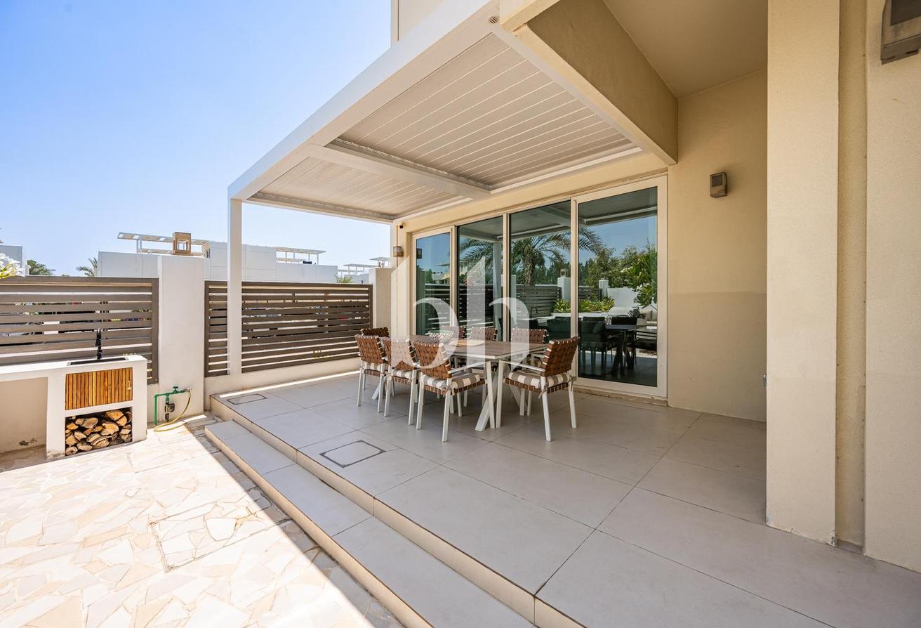 Partially upgraded | Corner Unit | Landscaped photo 21