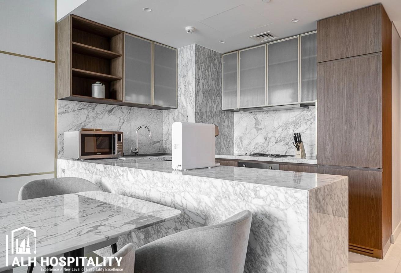 Unparalleled 3 beds | Canal and Burj Khalifa View photo 5