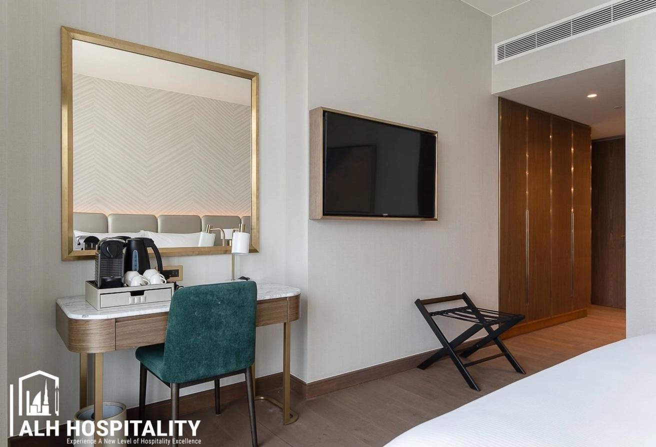 Unparalleled 3 beds | Canal and Burj Khalifa View photo 9