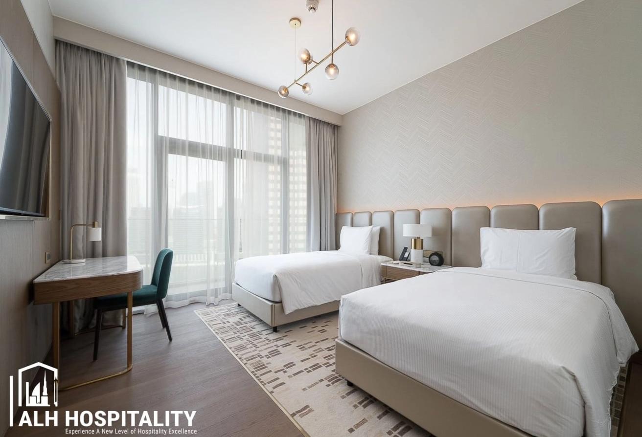 Unparalleled 3 beds | Canal and Burj Khalifa View photo 12