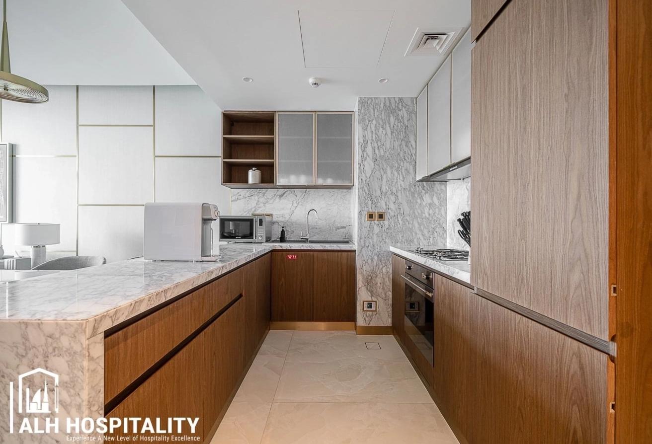 Unparalleled 3 beds | Canal and Burj Khalifa View photo 6