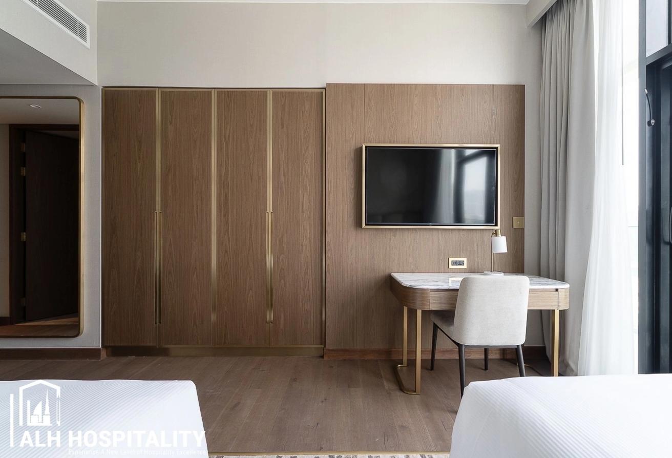 Unparalleled 3 beds | Canal and Burj Khalifa View photo 17
