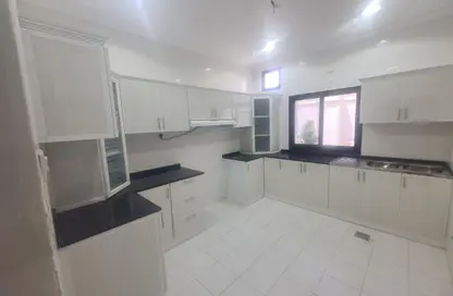 فيلا - 6 غرف نوم - 7 حمامات للبيع في المنصورة - الشرق - الشارقة