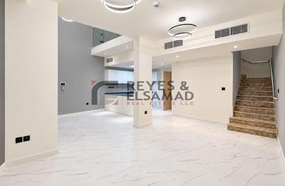 Townhouse - 2 - 3 for rent in Rukan 3 - Rukan - Dubai