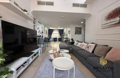 Apartment - 3 Bedrooms - 4 Bathrooms for sale in Silicon Gates 1 - Silicon Gates - Dubai Silicon Oasis - Dubai