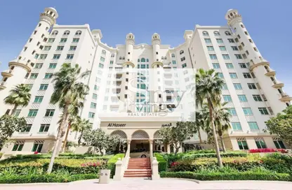 Apartment - 3 Bedrooms - 3 Bathrooms for rent in Al Haseer - Shoreline Apartments - Palm Jumeirah - Dubai