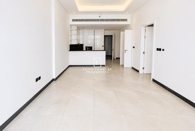 MODERN 1BHK + STUDY | PRIME LOCATION | SPACIOUS photo 3