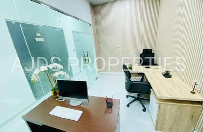 Office Space - Studio - 1 Bathroom for rent in Red Avenue - Al Garhoud - Dubai