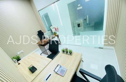 Office Space - Studio - 1 Bathroom for rent in Red Avenue - Al Garhoud - Dubai