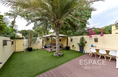 فيلا - 2 غرف نوم - 2 حمامات للبيع في الينابيع 11 - الينابيع - دبي