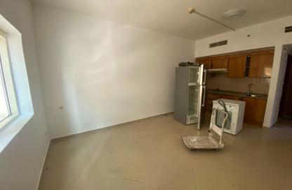 Apartment - Studio - 1 Bathroom for rent in Al Khan 9 building - Al Khan - Sharjah