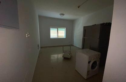 Apartment - Studio - 1 Bathroom for rent in Al Khan 9 building - Al Khan - Sharjah