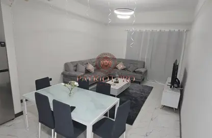 Apartment - 2 Bedrooms - 2 Bathrooms for rent in Rukan Tower A - Rukan Tower - Rukan - Dubai