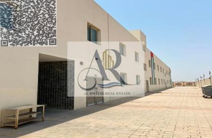 Labor Camp - Studio - 7+ Bathrooms for rent in Al Sajaa S - Al Sajaa - Sharjah