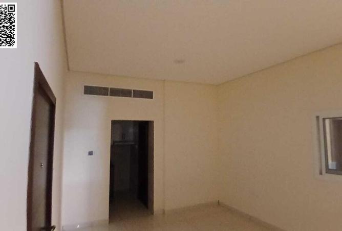 76989507 - Property Image 2