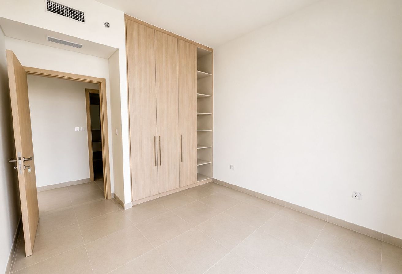 2 bedroom apartment in Golf Grand, Dubai Hills Estate: 10