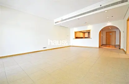 Apartment - 2 Bedrooms - 4 Bathrooms for rent in Al Hallawi - Shoreline Apartments - Palm Jumeirah - Dubai