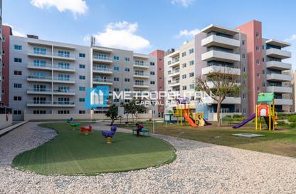Apartment - 3 Bedrooms - 3 Bathrooms for sale in Tower 24 - Al Reef Downtown - Al Reef - Abu Dhabi