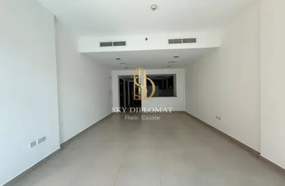 شقة - غرفة نوم - 2 حمامات للايجار في برج دبي وارف 2 - ميناء دبي - الجداف - دبي