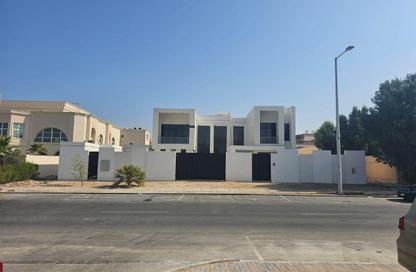 Villa - 6 Bedrooms - 7+ Bathrooms for rent in Khalifa City - Abu Dhabi