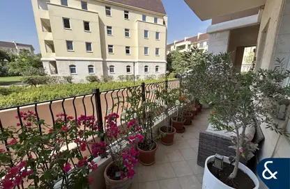 Apartment - 3 Bedrooms - 4 Bathrooms for sale in Dickens Circus 2 - Dickens Circus - Motor City - Dubai