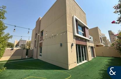 Villa - 4 - 5 for rent in Villa Lantana 1 - Villa Lantana - Dubai Science Park - Dubai