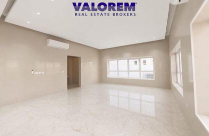 Villa - 4 Bedrooms - 5 Bathrooms for rent in Al Aweer 1 - Al Aweer - Dubai